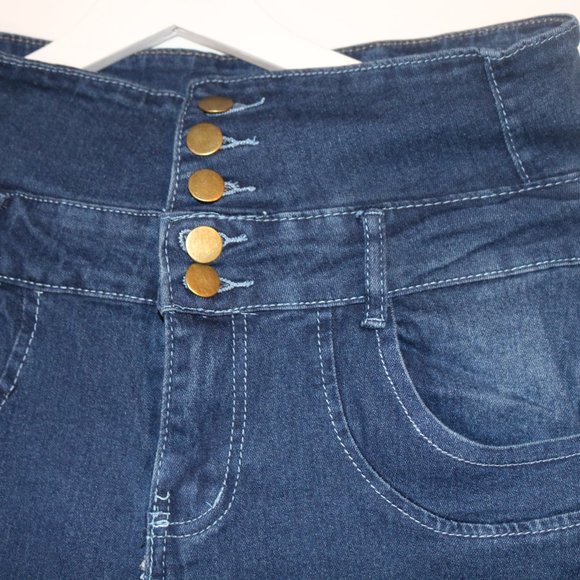 High Waisted Jeans - Picture 3 of 4